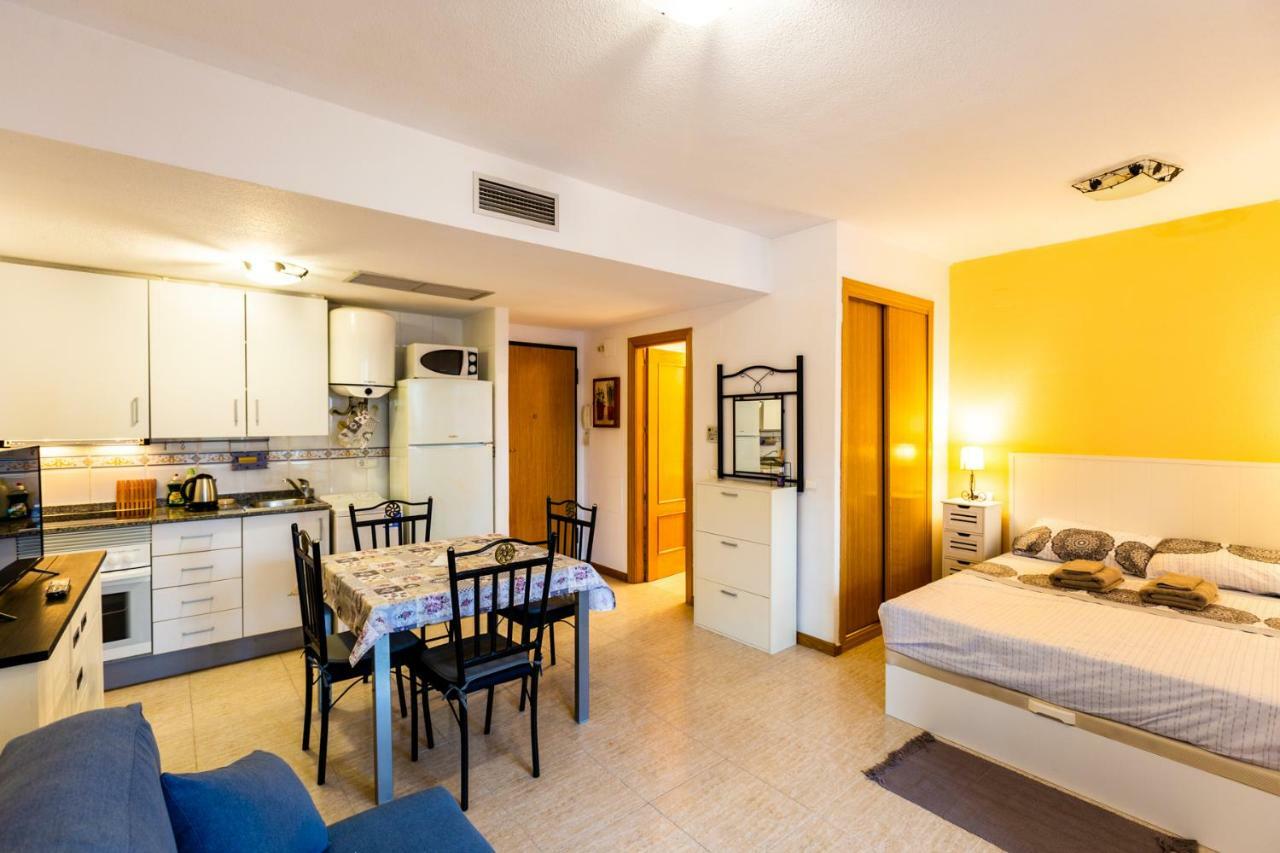 Hola Apartment Benidorm Exteriör bild
